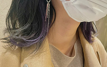 外ハネ×パープルイヤリングカラー