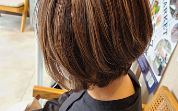 前下がりショートボブ ハイライト 越谷美容室