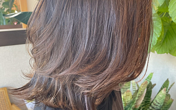 外ハネレイヤーカットで柔らかく☆